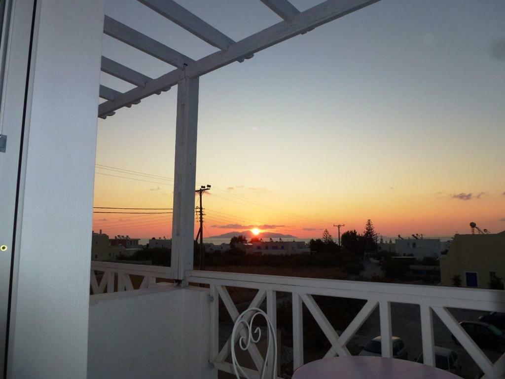 Bougainvillea Suites Kamári Exteriér fotografie